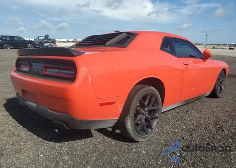 2021 Dodge Challenger Sxt z USA, uszkodzony, nr VIN 2C3CDZAG8MH552692
